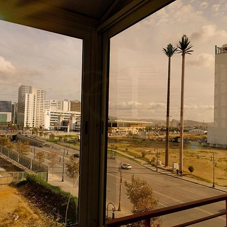 Nouveau Appartement Au Plein Centre Ville En Face Hilton & La Gare De Train Tgv M2 طنجة المظهر الخارجي الصورة