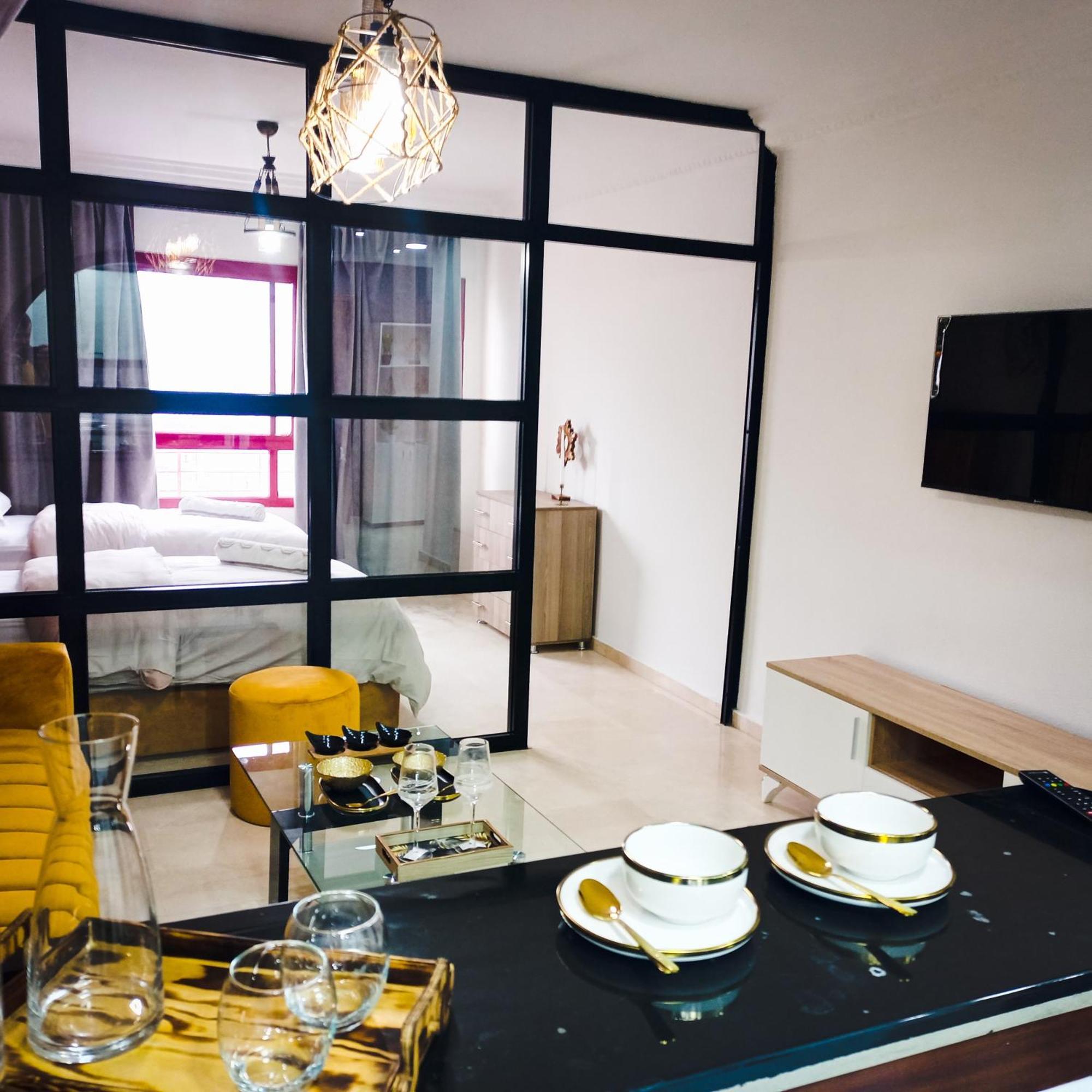 Nouveau Appartement Au Plein Centre Ville En Face Hilton & La Gare De Train Tgv M2 طنجة المظهر الخارجي الصورة