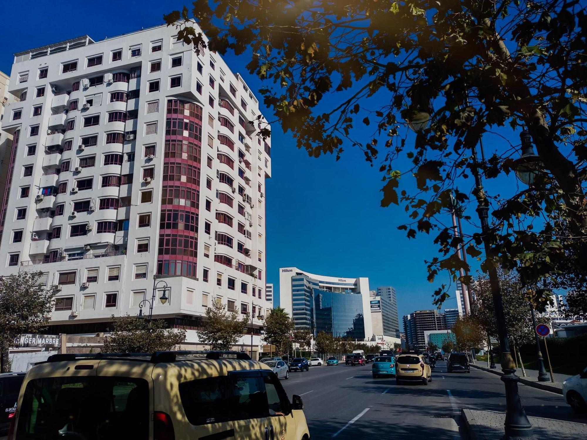 Nouveau Appartement Au Plein Centre Ville En Face Hilton & La Gare De Train Tgv M2 طنجة المظهر الخارجي الصورة