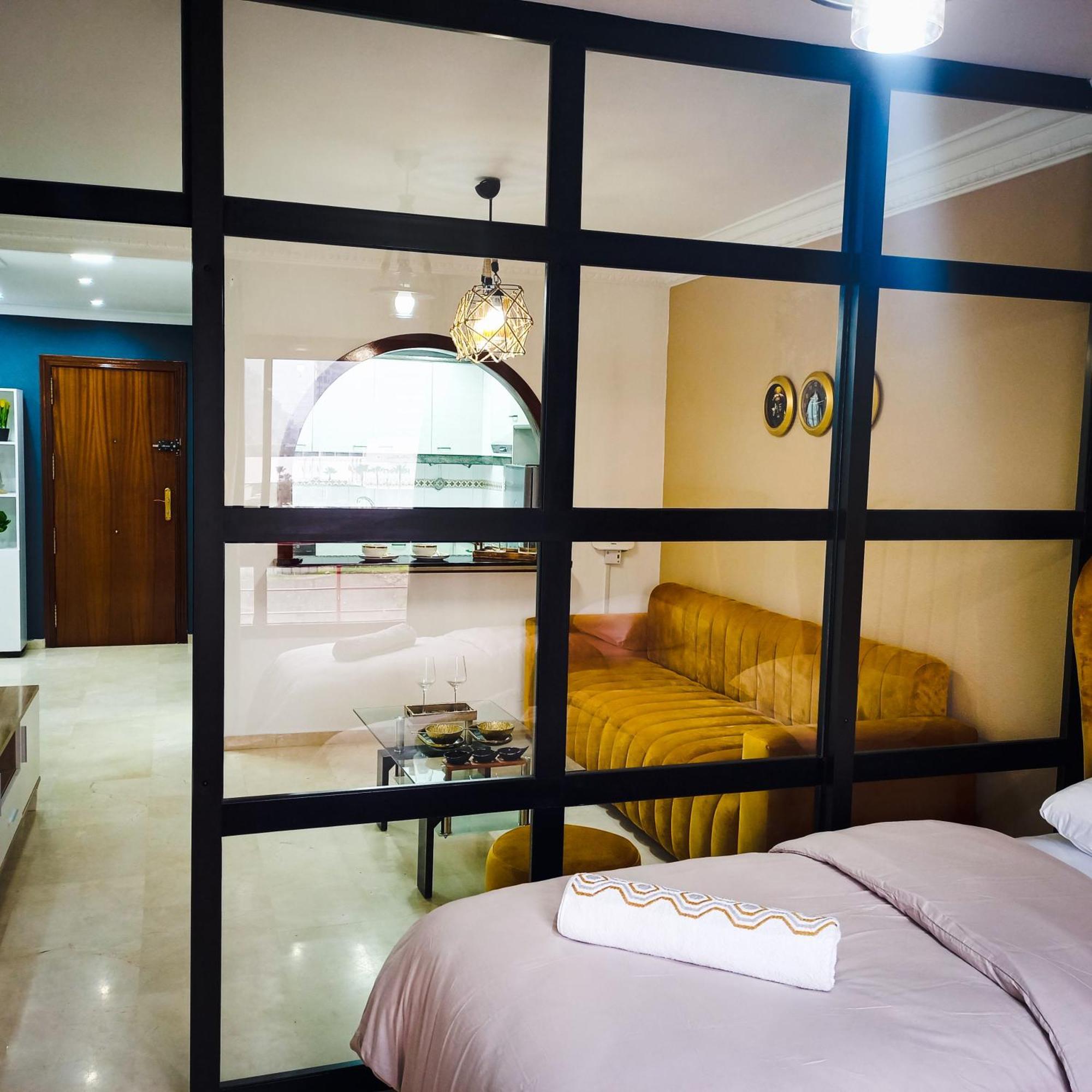 Nouveau Appartement Au Plein Centre Ville En Face Hilton & La Gare De Train Tgv M2 طنجة المظهر الخارجي الصورة